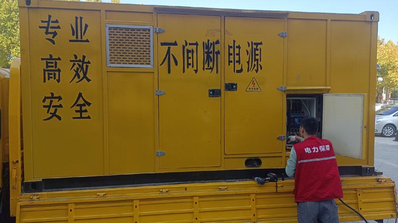 精河柴油发电机组和UPS电源配合使用时，如何避免切换过程中的电力中断？