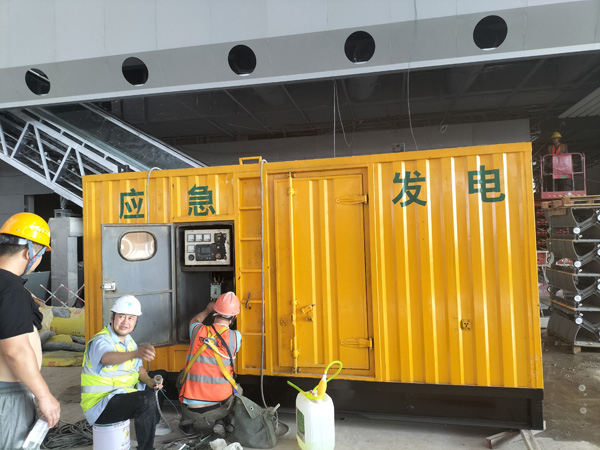 精河怎样判断空气滤清器是否需要更换？